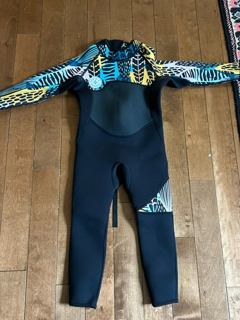 🌊🖤 Move 2 Change Kids Wetsuit – Size 6 – BNWT 🖤🌊